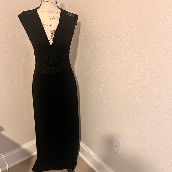 Black maxi dress - Picture 2 of 5